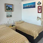 アパート On Peaceful Complex With Sea View K003 *